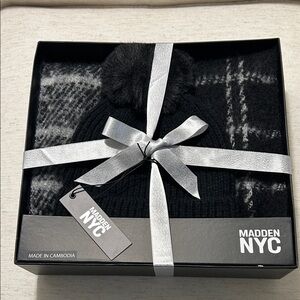 Madden NYC Black and Gray Scarf & Hat Set